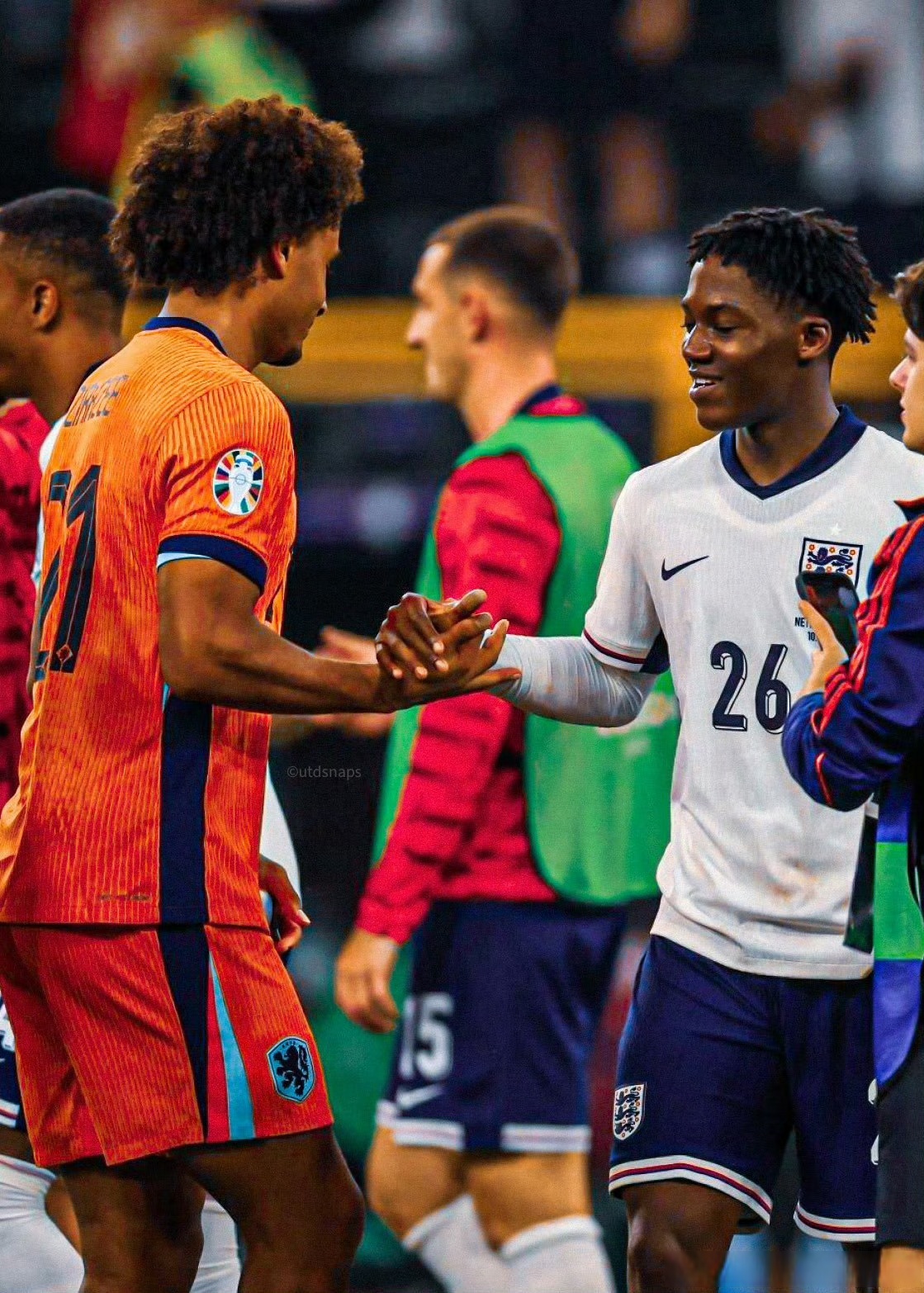 比利亚雷亚尔围绕葡超单刀错失本菲卡遗憾出局备战意甲，毕尔巴鄂竞技集结日扳平良机看傻球迷的简单介绍