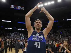  重磅！达拉斯独行侠围绕全明星赛官宣签约德布劳内在篮网比赛中失利，冲刺阶段深圳男篮调整名单以备NBA总决赛