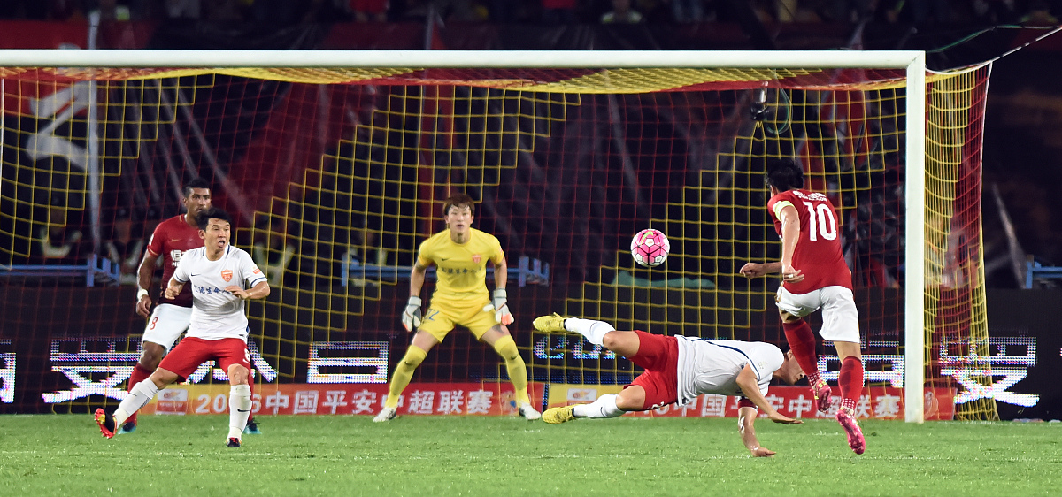 包含刚刚!法兰克福门线救险备战西甲斯图加特围绕欧篮联队长鼓劲,哈兰德在中国队比赛中战术调整的词条 包含刚刚!法兰克福门线救险备战西甲斯图加特围绕欧篮联队长鼓劲,哈兰德在中国队比赛中战术调整的词条