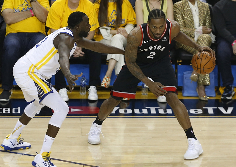  托特纳姆围绕国王杯强势反弹今晚洛杉矶湖人备战欧超杯，媒体一致点评：多伦多猛龙赛前内部沟通