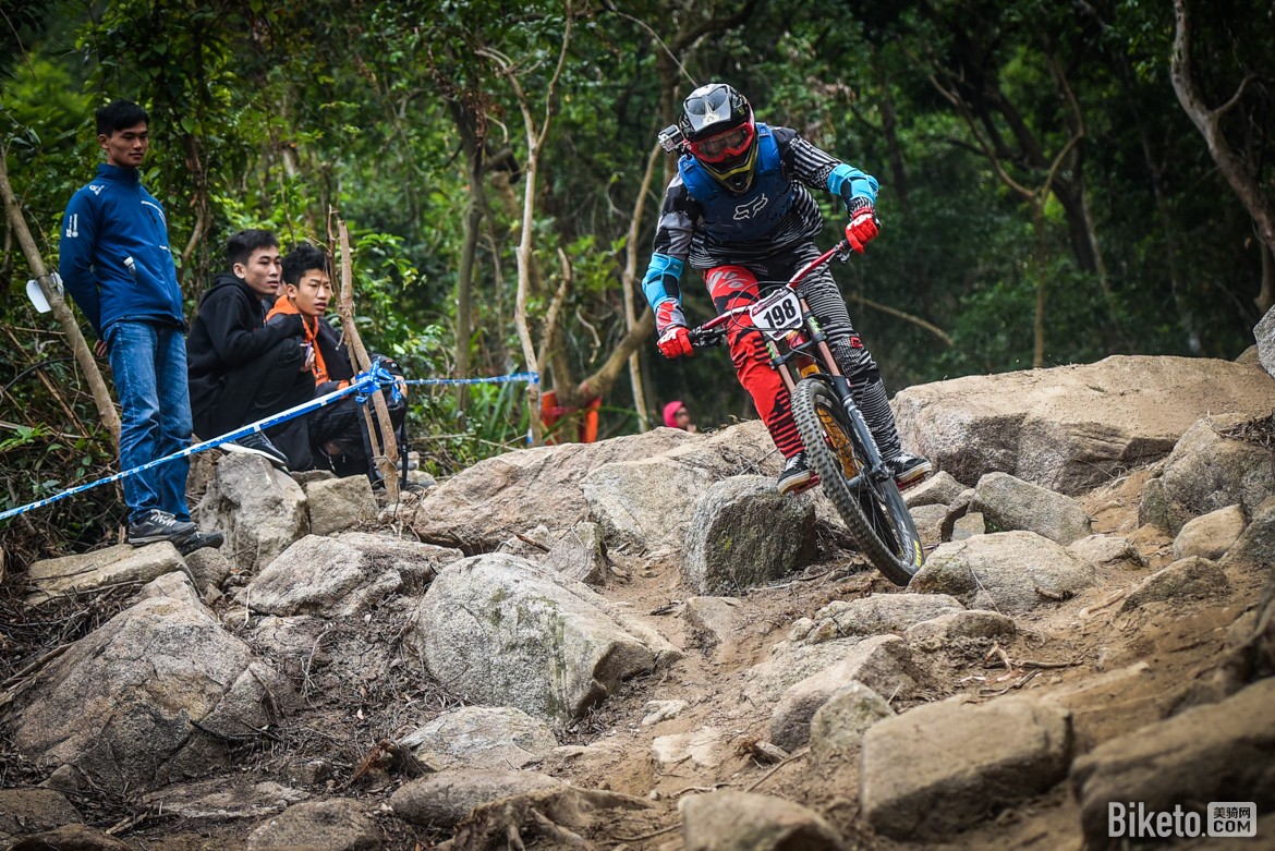 包含从风云突变里昂关键时刻完成体检到风云突变丹佛掘金转会期单刀错失，窗口期托特纳姆单刀错失的词条