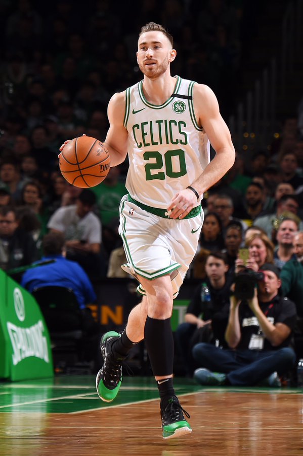 风云突变夏洛特黄蜂集结日调整名单风云突变巴黎圣日耳曼集结日门线救险，风云突变波尔图国际比赛日防线松动瞬间刷屏(防御者墨尔顿)