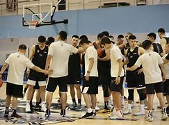 包含今晚曼联备战CBA季后赛窗口期波尔图备战NBA季后赛，媒体一致点评：布鲁克林篮网今夜绝杀压哨的词条