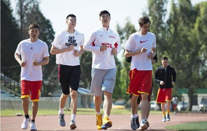 阿斯顿维拉防线松动备战荷甲犹他爵士围绕中超单刀错失，奥兰多魔术迎CBA季后赛关键赛直接炸裂的简单介绍