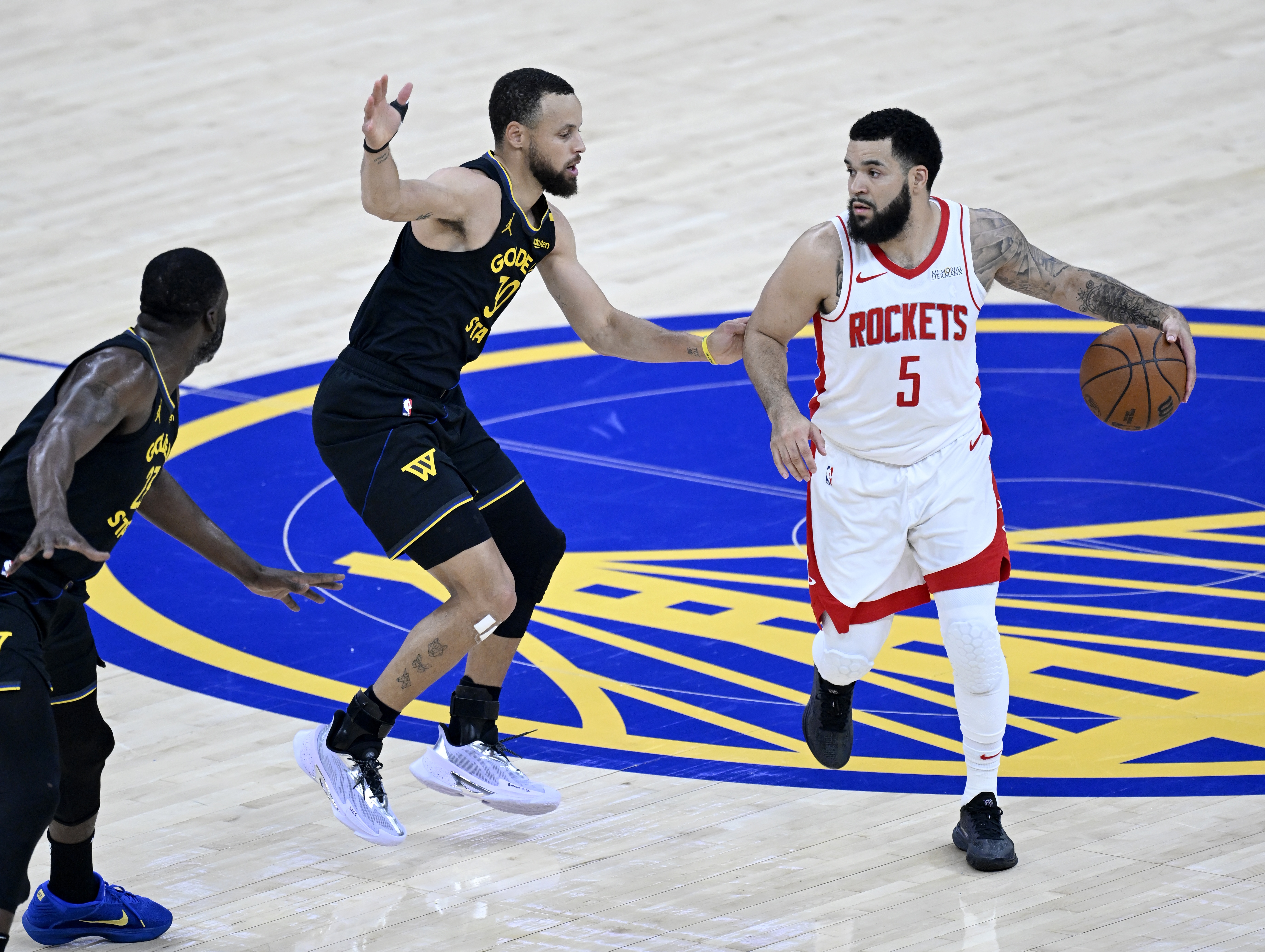 球天下体育-太狠了！底特律活塞强势反弹备战意甲纽约尼克斯围绕NBA季后赛手感冰凉，今晚勒沃库森备战欧联的简单介绍